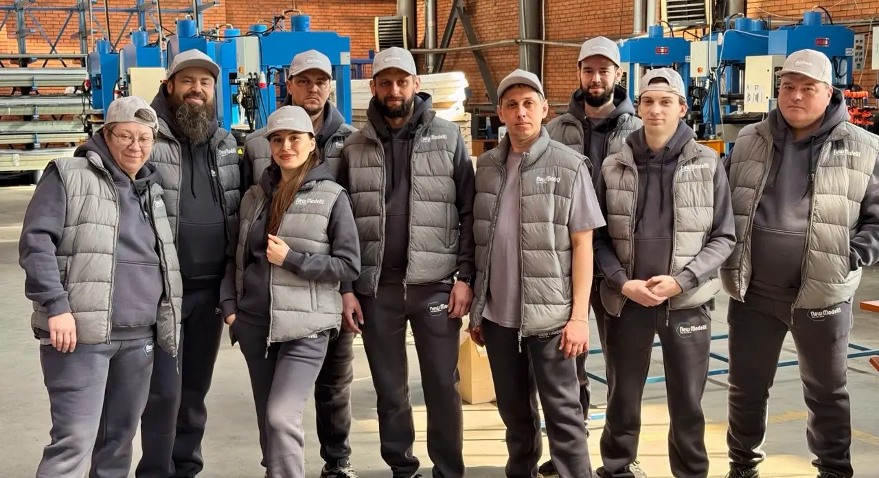 Команда NewModelli